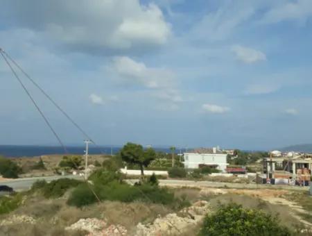 Grundstück Zum Verkauf In Der Nachbarschaft Von Çeşme Dalyan Mit Vollem Meerblick 1176M2 Zoneneinteilung