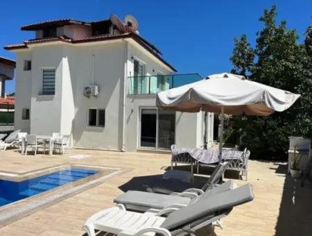 Dalyan Maraş Mevkin'de 4+1 Satılık Villa