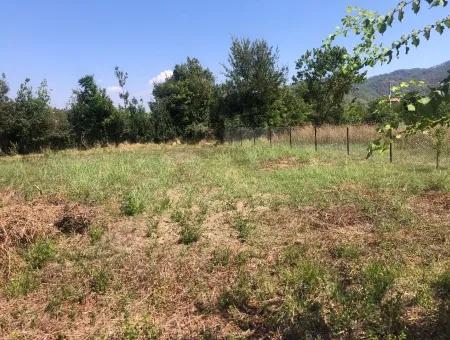 Okçular'da Dağ Manzaralı 570M2 Satılık Arsa