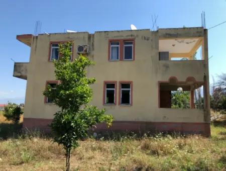 Seydikemerde 727M2 Arsa İçinde Satılık 2 Katlı Ev Villa