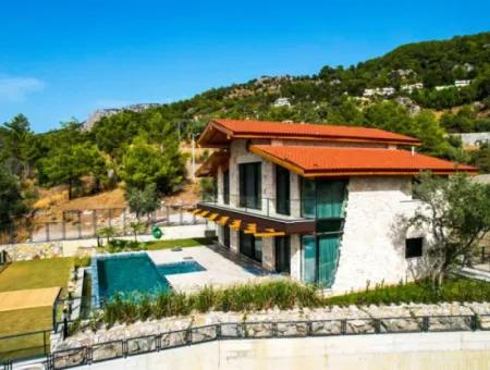 Sarıgerme'de Deniz Manzaralı Satılık Taş Villa